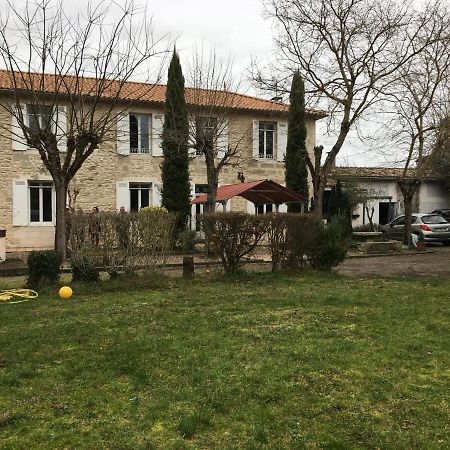 Bienvenue Chez Suzy Saint-Quentin-de-Baron Exterior foto