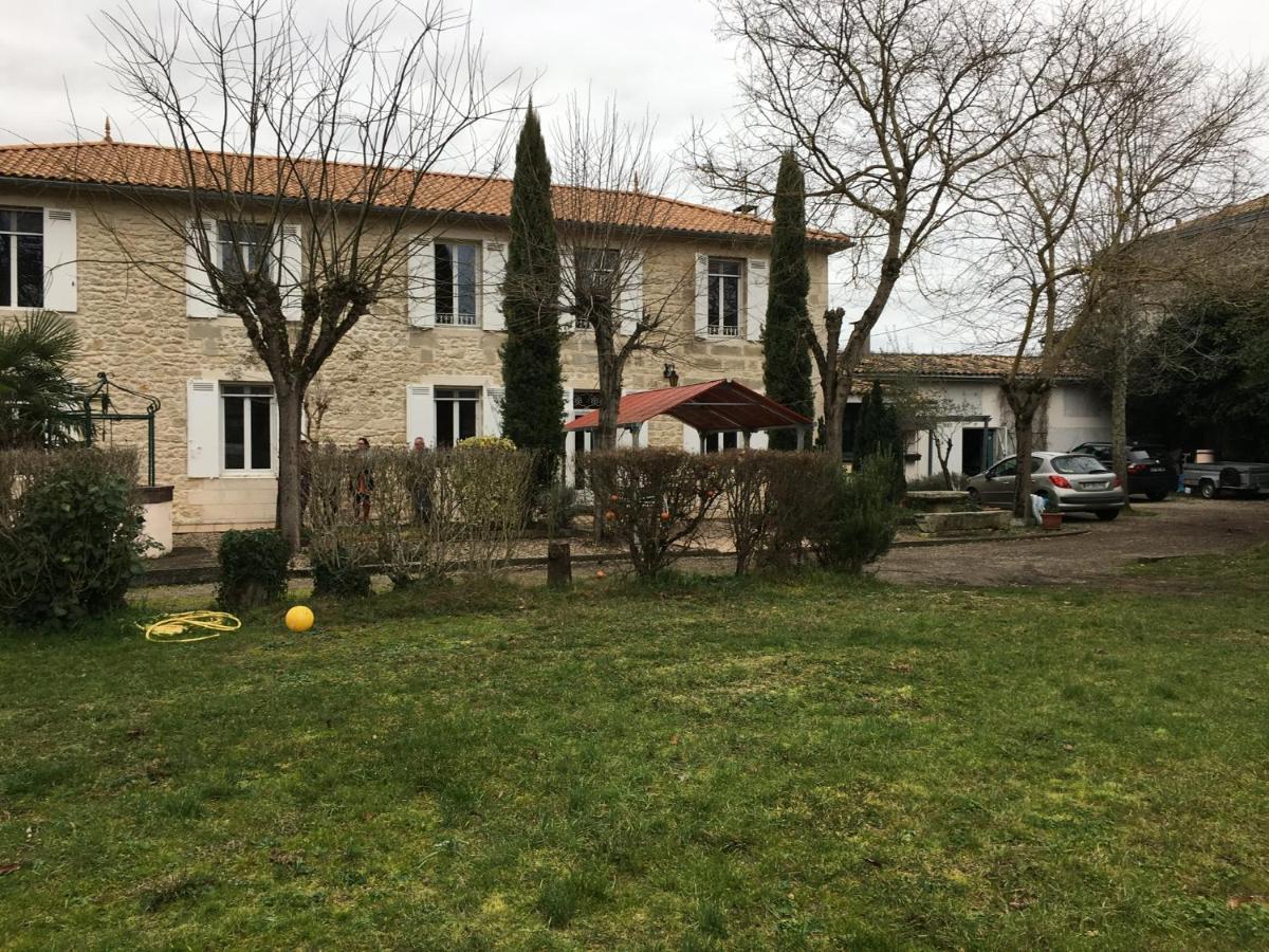 Bienvenue Chez Suzy Saint-Quentin-de-Baron Exterior foto